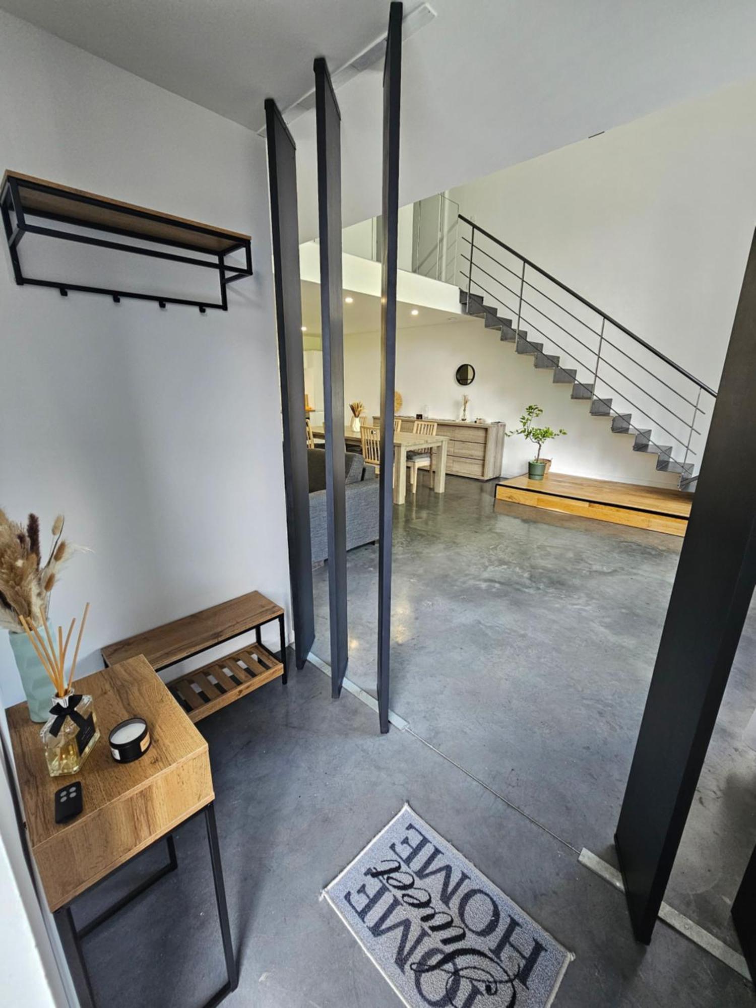 *Le Hangar Du Paradis * Lestrem 외부 사진